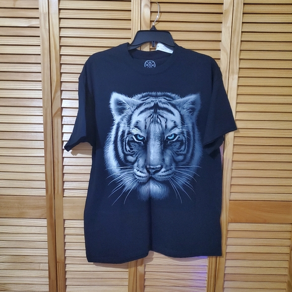 Tiger 🐅 tshirt - Picture 1 of 4